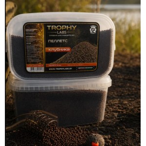 Прикормка рыболовная TROPHY LABS "Пеллетс" 3 мм, вкус Клубника, 1500 г, контейнер 3.3 л ПП с крышкой