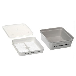 F-FISHING Коробка для наживки+сито+крышка Made in Italy 13,5х13,5х5,5см