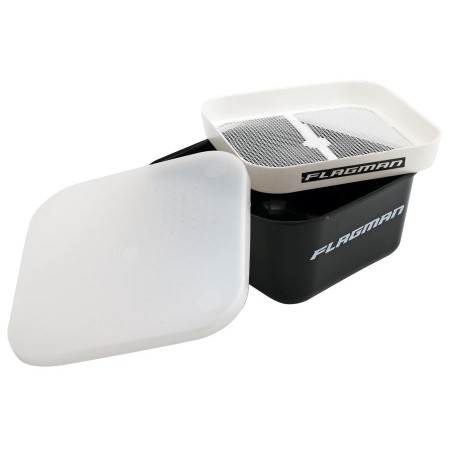 Коробка для мотыля FLAGMAN с ситом и крышкой (166х166х75 мм) Made in Italy